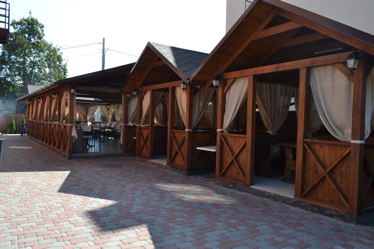 Три Сімки Hotel Vyshhorod Exterior photo