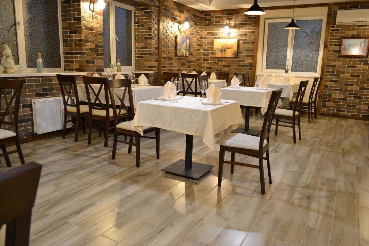 Три Сімки Hotel Vyshhorod Exterior photo